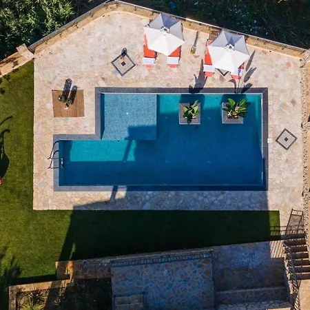 Licaj Villa *